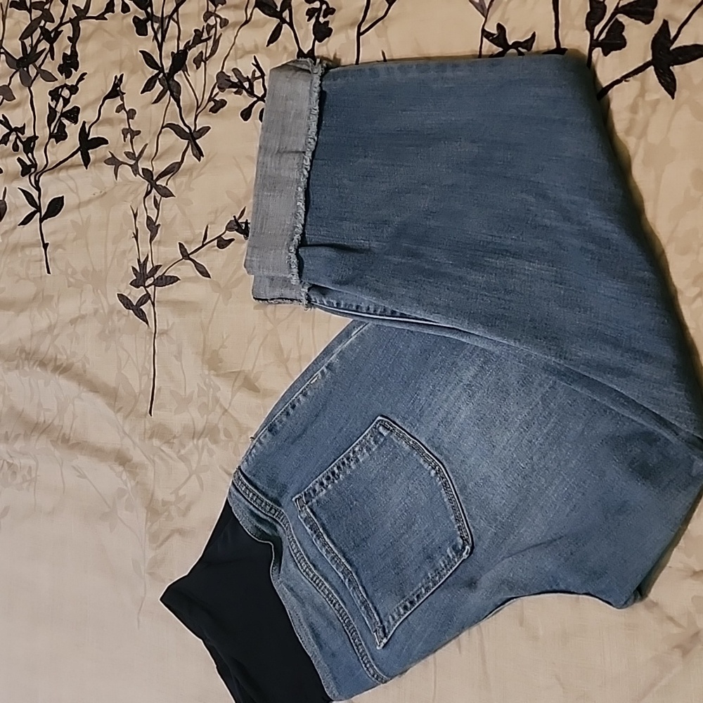Maternity, capri distressed, jeans- Size 12